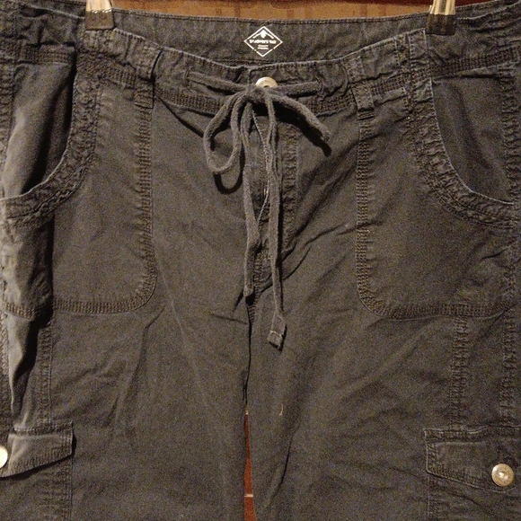 St.Johns Bay Capris - Picture 3 of 3